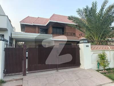 ڈی ایچ اے فیز 2 ڈیفنس (ڈی ایچ اے),لاہور میں 5 کمروں کا 1 کنال مکان 5.2 کروڑ میں برائے فروخت۔ ڈی ایچ اے فیز 2 ڈیفنس (ڈی ایچ اے),لاہور میں 5 کمروں کا 1 کنال مکان 5.2 کروڑ میں برائے فروخت۔