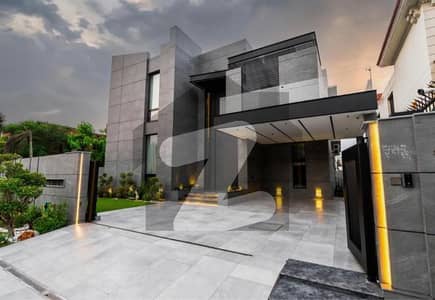 ڈی ایچ اے فیز 7 ڈیفنس (ڈی ایچ اے),لاہور میں 4 کمروں کا 10 مرلہ مکان 3.9 کروڑ میں برائے فروخت۔