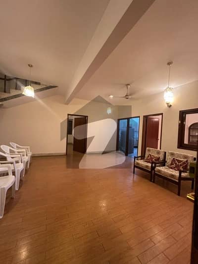 ڈی ایچ اے فیز 5 ڈی ایچ اے ڈیفینس,کراچی میں 4 کمروں کا 1 کنال مکان 10.5 کروڑ میں برائے فروخت۔