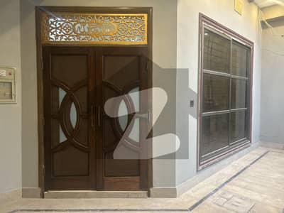 6 Mrla House for Sale in Shalimar Colony Multan 18 no Gali near to T chok