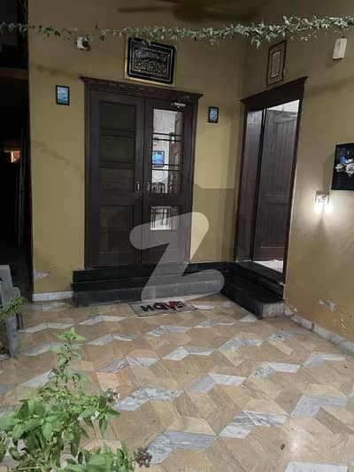 ڈی ایچ اے فیز 5 - بلاک بی فیز 5,ڈیفنس (ڈی ایچ اے),لاہور میں 3 کمروں کا 5 مرلہ مکان 1.1 لاکھ میں کرایہ پر دستیاب ہے۔