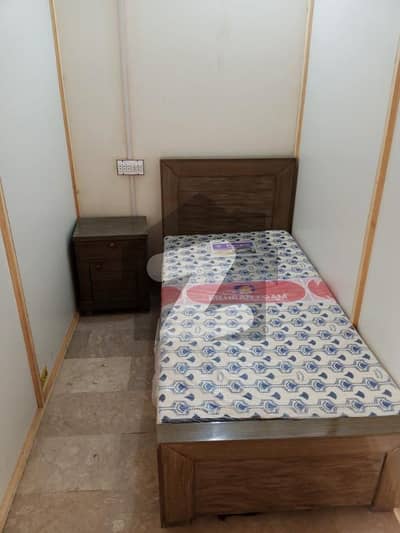 الحمرا ٹاؤن لاہور میں 0 مرلہ کمرہ 15.0 ہزار میں کرایہ پر دستیاب ہے۔