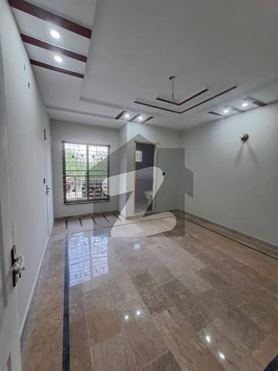 Brand New 5 Marla Flat For Bachelors / Job Holders And Silent Office Nawab Town Near UCP And Johar Town