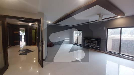 ڈی ایچ اے فیز 5 ڈیفنس (ڈی ایچ اے),لاہور میں 5 کمروں کا 1 کنال مکان 8.35 کروڑ میں برائے فروخت۔ ڈی ایچ اے فیز 5 ڈیفنس (ڈی ایچ اے),لاہور میں 5 کمروں کا 1 کنال مکان 8.35 کروڑ میں برائے فروخت۔