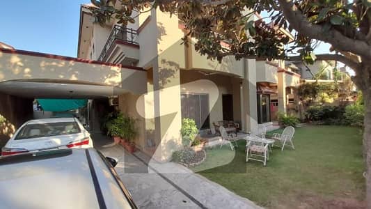 666 Sq Yard Double Storey 7 Bedrooms House For Sale In F-11/1 Islamabad. 666 Sq Yard Double Storey 7 Bedrooms House For Sale In F-11/1 Islamabad.