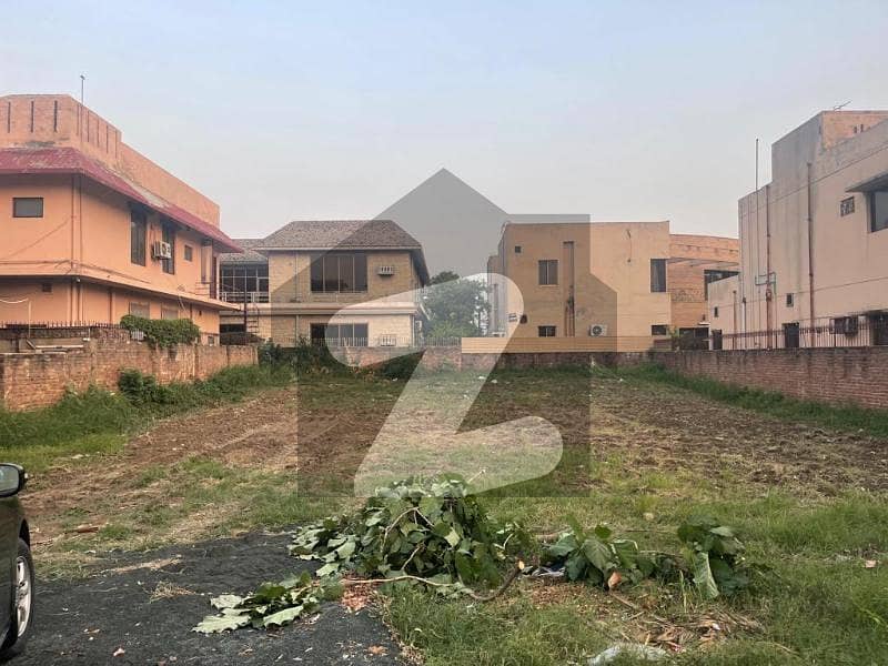 TOP LOCATION PLOT DHA 9 TOWN E BLOCK TOP LOCATION PLOT DHA 9 TOWN E BLOCK
