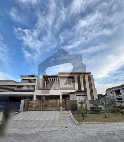 ڈی ایچ اے 11 رہبر لاہور میں 5 کمروں کا 1 کنال مکان 10.0 کروڑ میں برائے فروخت۔