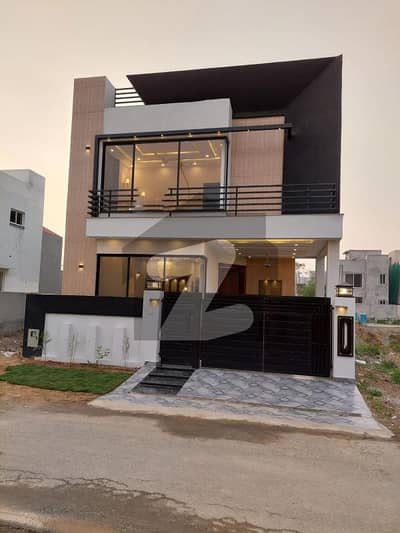 ڈی ایچ اے 9 ٹاؤن ۔ بلاک بی ڈی ایچ اے 9 ٹاؤن,ڈیفنس (ڈی ایچ اے),لاہور میں 3 کمروں کا 5 مرلہ مکان 85.0 ہزار میں کرایہ پر دستیاب ہے۔ ڈی ایچ اے 9 ٹاؤن ۔ بلاک بی ڈی ایچ اے 9 ٹاؤن,ڈیفنس (ڈی ایچ اے),لاہور میں 3 کمروں کا 5 مرلہ مکان 85.0 ہزار میں کرایہ پر دستیاب ہے۔