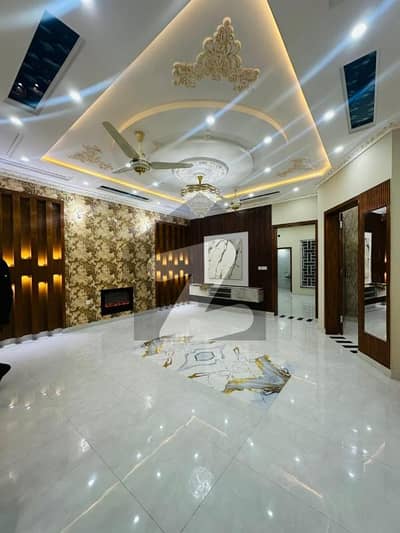 واپڈا ٹاؤن فیز 1 واپڈا ٹاؤن,لاہور میں 6 کمروں کا 10 مرلہ مکان 5.25 کروڑ میں برائے فروخت۔