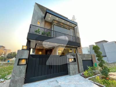 5 MARLA ULTRA MODERN DESIGN HOUSE AVAILABLE FOR RENT IN DHA