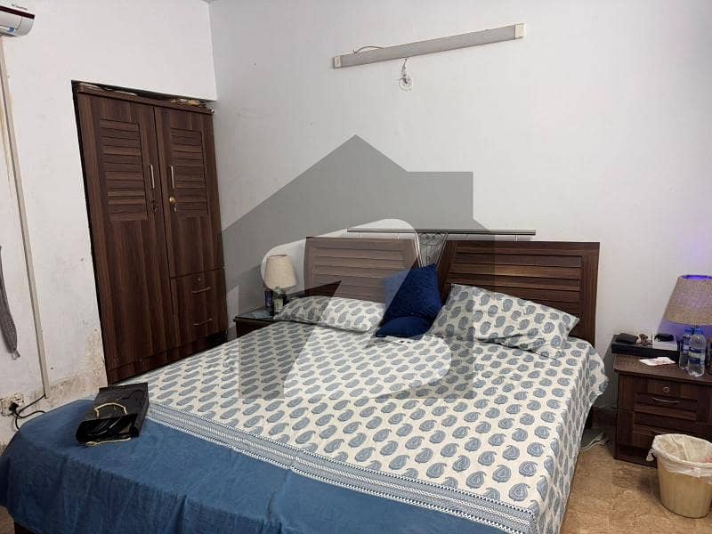 شہید ملت روڈ کراچی میں 2 کمروں کا 4 مرلہ فلیٹ 1.35 لاکھ میں کرایہ پر دستیاب ہے۔