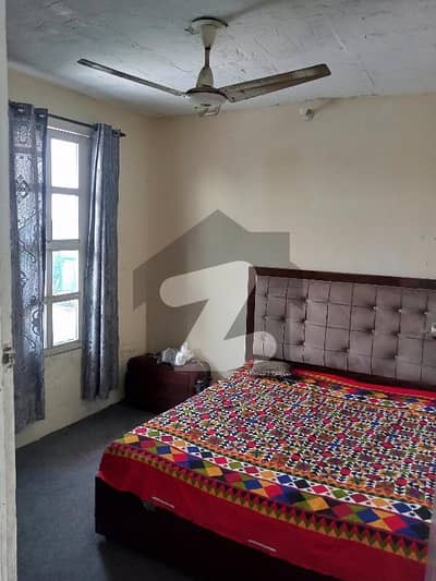 علامہ اقبال ٹاؤن لاہور میں 8 کمروں کا 3 مرلہ مکان 1.7 کروڑ میں برائے فروخت۔