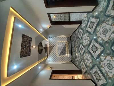 فیصل ٹاؤن - ایف ۔ 18 اسلام آباد میں 5 کمروں کا 8 مرلہ مکان 3.1 کروڑ میں برائے فروخت۔ فیصل ٹاؤن - ایف ۔ 18 اسلام آباد میں 5 کمروں کا 8 مرلہ مکان 3.1 کروڑ میں برائے فروخت۔