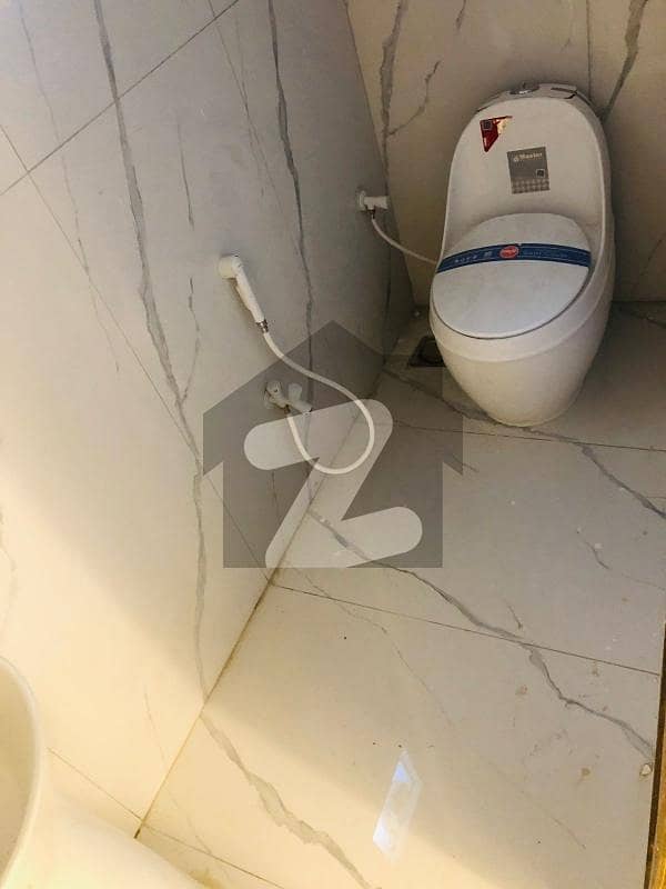 کلفٹن ۔ بلاک 5 کلفٹن,کراچی میں 4 کمروں کا 16 مرلہ مکان 12.0 لاکھ میں کرایہ پر دستیاب ہے۔