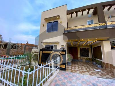 بحریہ ٹاؤن فیز 8 ۔ بلاک ایم بحریہ ٹاؤن فیز 8,بحریہ ٹاؤن راولپنڈی,راولپنڈی میں 4 کمروں کا 5 مرلہ مکان 2.0 کروڑ میں برائے فروخت۔ بحریہ ٹاؤن فیز 8 ۔ بلاک ایم بحریہ ٹاؤن فیز 8,بحریہ ٹاؤن راولپنڈی,راولپنڈی میں 4 کمروں کا 5 مرلہ مکان 2.0 کروڑ میں برائے فروخت۔