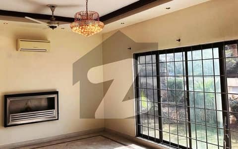 ڈی ایچ اے فیز 1 ڈیفنس (ڈی ایچ اے),لاہور میں 5 کمروں کا 1 کنال مکان 2.35 لاکھ میں کرایہ پر دستیاب ہے۔