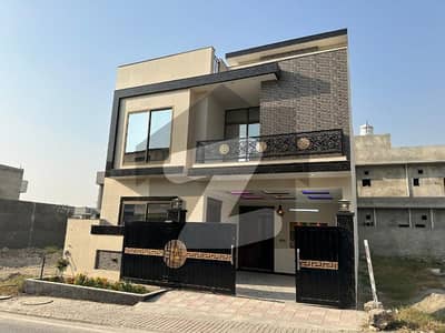 7 Marla House Available For Sale