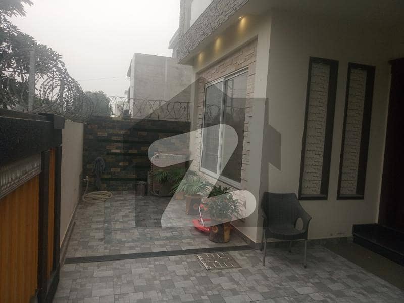 10 MARLA HOUSE AVAILABLE FOR SALE