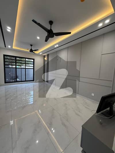 ڈی ایچ اے 11 رہبر لاہور میں 3 کمروں کا 5 مرلہ مکان 2.3 کروڑ میں برائے فروخت۔