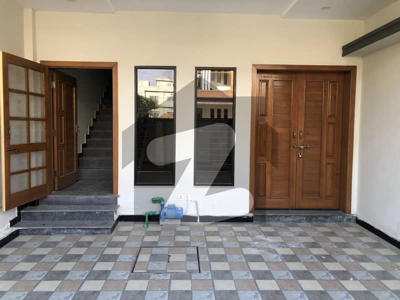 فیصل ٹاؤن - ایف ۔ 18 اسلام آباد میں 5 کمروں کا 8 مرلہ مکان 1.3 لاکھ میں کرایہ پر دستیاب ہے۔ فیصل ٹاؤن - ایف ۔ 18 اسلام آباد میں 5 کمروں کا 8 مرلہ مکان 1.3 لاکھ میں کرایہ پر دستیاب ہے۔