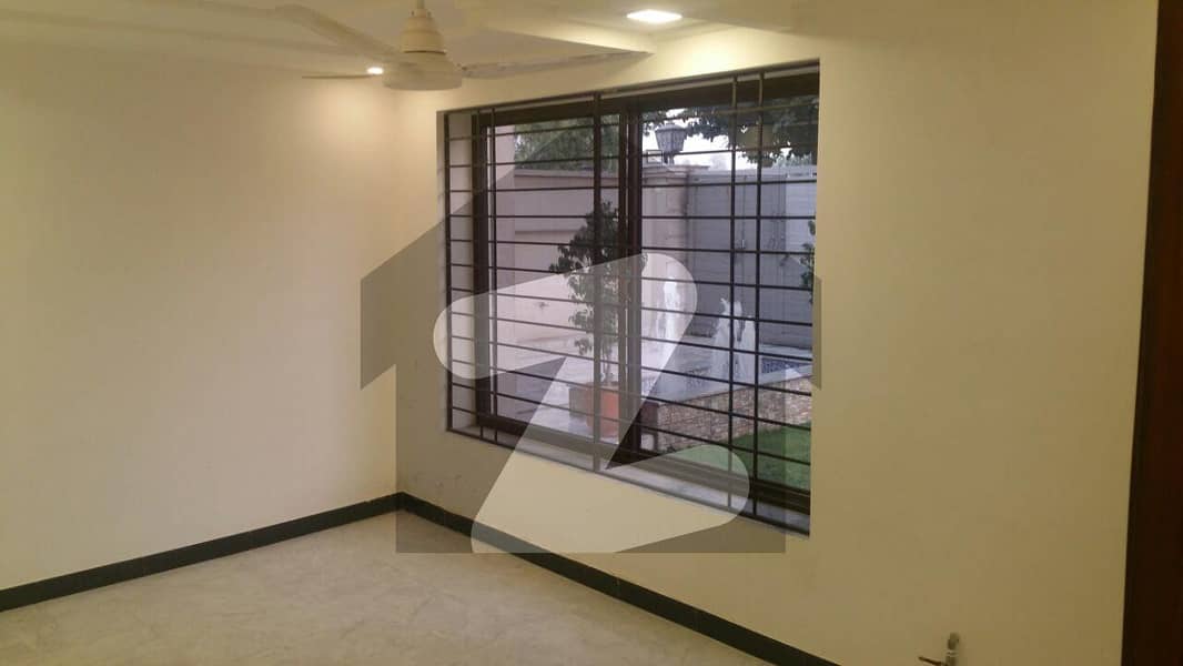 Beautiful Full House For Rent In F-11/2