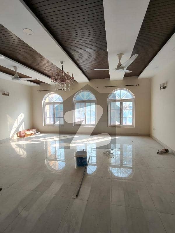 ای ۔ 11 اسلام آباد میں 9 کمروں کا 1 کنال مکان 6.5 لاکھ میں کرایہ پر دستیاب ہے۔ ای ۔ 11 اسلام آباد میں 9 کمروں کا 1 کنال مکان 6.5 لاکھ میں کرایہ پر دستیاب ہے۔