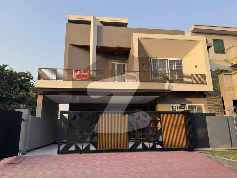 14 MARLA BRAND NEW HOUSE FOR SALE. 14 MARLA BRAND NEW HOUSE FOR SALE.