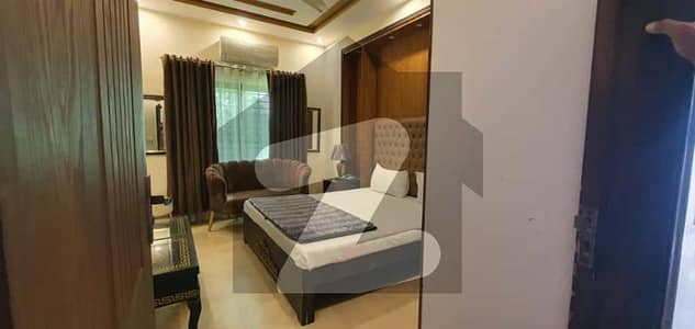 STANDARD ROOM FOR RENT IN HOTEL LUXE HEIGHT