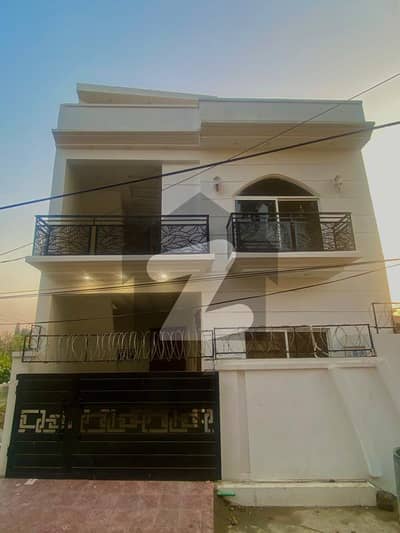 لالہ زار راولپنڈی میں 4 کمروں کا 7 مرلہ مکان 2.9 کروڑ میں برائے فروخت۔ لالہ زار راولپنڈی میں 4 کمروں کا 7 مرلہ مکان 2.9 کروڑ میں برائے فروخت۔