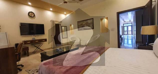 EXECUTIVE ROOM FOR RENT IN HOTEL LUXE HEIGHT
