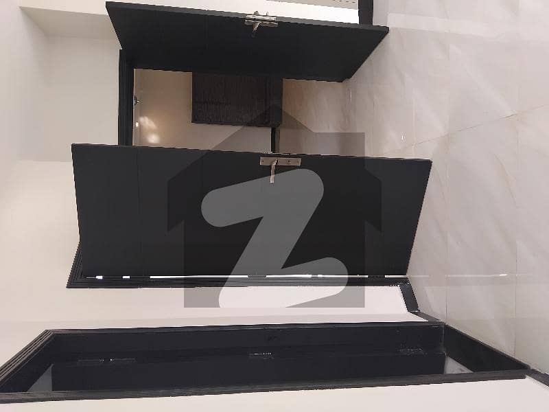 بحریہ انکلیو بحریہ ٹاؤن,اسلام آباد میں 5 کمروں کا 10 مرلہ مکان 5.6 کروڑ میں برائے فروخت۔