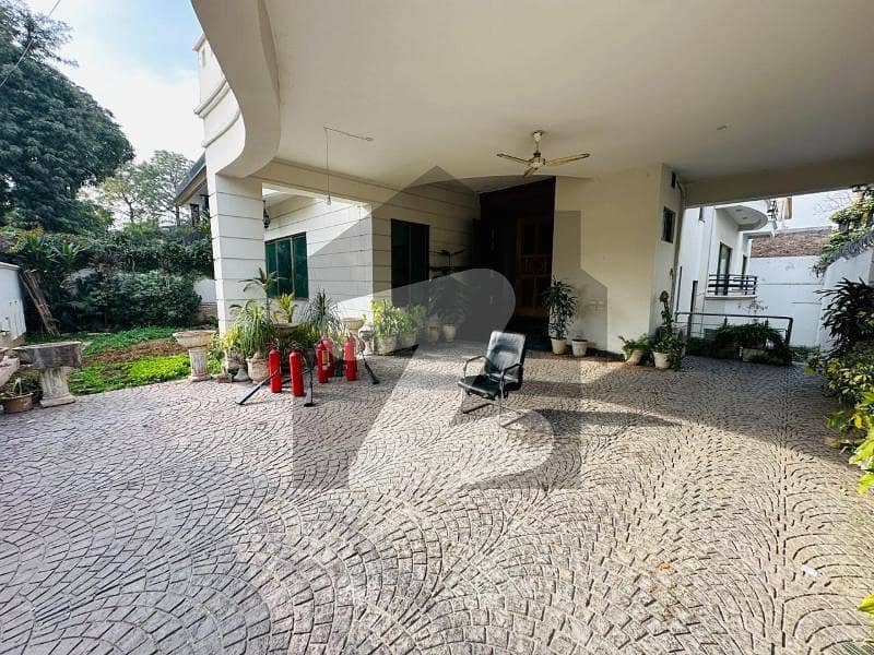 Spacious One Kanal House for Rent in F-7 Prime Location Spacious One Kanal House for Rent in F-7 Prime Location