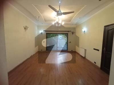 ڈی ایچ اے فیز 4 ڈیفنس (ڈی ایچ اے),لاہور میں 3 کمروں کا 10 مرلہ مکان 1.8 لاکھ میں کرایہ پر دستیاب ہے۔ ڈی ایچ اے فیز 4 ڈیفنس (ڈی ایچ اے),لاہور میں 3 کمروں کا 10 مرلہ مکان 1.8 لاکھ میں کرایہ پر دستیاب ہے۔