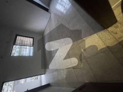 3 BEDROOMS WITH DRAWING GROUND FLOOR SEPRATE ENTRANCE