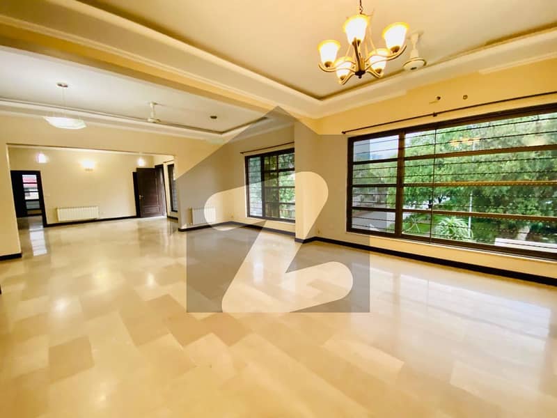 ایف ۔ 7 اسلام آباد میں 4 کمروں کا 1 کنال بالائی پورشن 5.0 لاکھ میں کرایہ پر دستیاب ہے۔