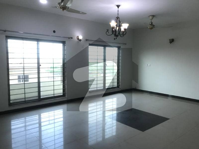 عسکری 10 - سیکٹر ایف عسکری 10,عسکری,لاہور میں 3 کمروں کا 10 مرلہ فلیٹ 3.75 کروڑ میں برائے فروخت۔ عسکری 10 - سیکٹر ایف عسکری 10,عسکری,لاہور میں 3 کمروں کا 10 مرلہ فلیٹ 3.75 کروڑ میں برائے فروخت۔