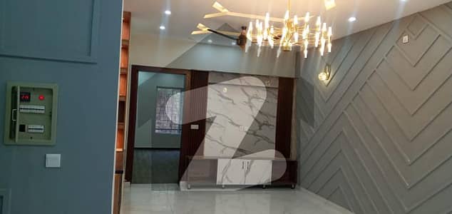 بحریہ ٹاؤن فیز 7 بحریہ ٹاؤن راولپنڈی,راولپنڈی میں 5 کمروں کا 12 مرلہ مکان 3.95 کروڑ میں برائے فروخت۔ بحریہ ٹاؤن فیز 7 بحریہ ٹاؤن راولپنڈی,راولپنڈی میں 5 کمروں کا 12 مرلہ مکان 3.95 کروڑ میں برائے فروخت۔