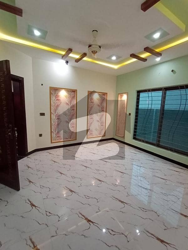 بحریہ نشیمن لاہور میں 5 کمروں کا 8 مرلہ مکان 1.95 کروڑ میں برائے فروخت۔