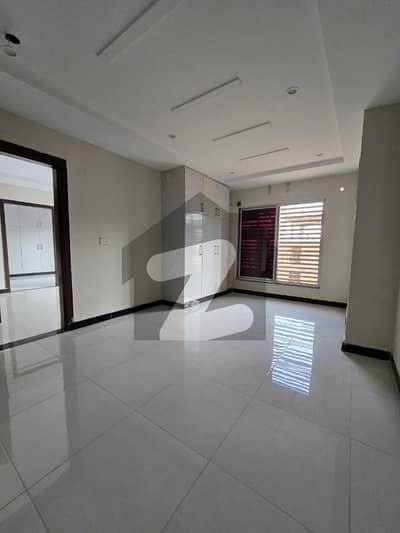 بحریہ ٹاؤن فیز 8 بحریہ ٹاؤن راولپنڈی,راولپنڈی میں 2 کمروں کا 4 مرلہ فلیٹ 35.0 ہزار میں کرایہ پر دستیاب ہے۔ بحریہ ٹاؤن فیز 8 بحریہ ٹاؤن راولپنڈی,راولپنڈی میں 2 کمروں کا 4 مرلہ فلیٹ 35.0 ہزار میں کرایہ پر دستیاب ہے۔