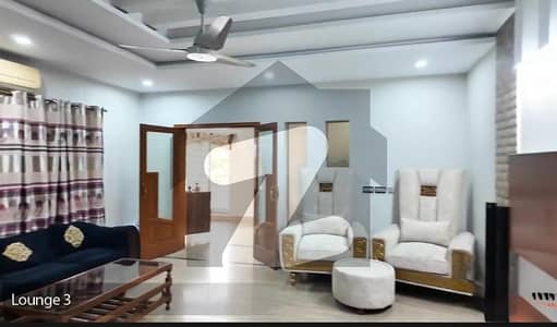 DHA EME COMPLETE HOUSE FACING PARK FOR RENT WITH SUIGAS CONNECTED