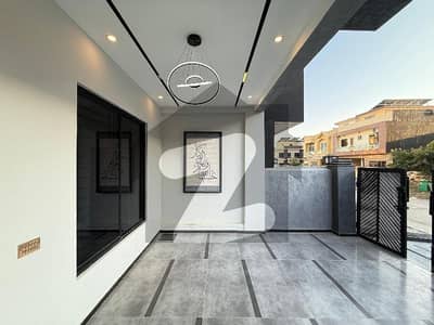 Beautiful Prime Location 10 Marla Upper Portion Available For Rent Beautiful Prime Location 10 Marla Upper Portion Available For Rent