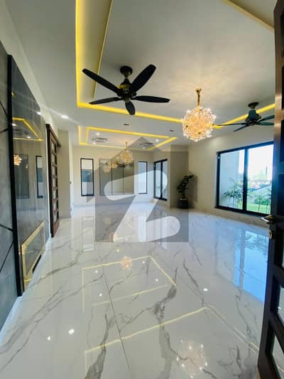 بحریہ ٹاؤن فیز 8 بحریہ ٹاؤن راولپنڈی,راولپنڈی میں 9 کمروں کا 1 کنال مکان 10.0 کروڑ میں برائے فروخت۔ بحریہ ٹاؤن فیز 8 بحریہ ٹاؤن راولپنڈی,راولپنڈی میں 9 کمروں کا 1 کنال مکان 10.0 کروڑ میں برائے فروخت۔