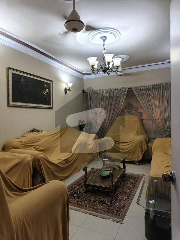 کلفٹن ۔ بلاک 5 کلفٹن,کراچی میں 3 کمروں کا 7 مرلہ فلیٹ 3.15 کروڑ میں برائے فروخت۔