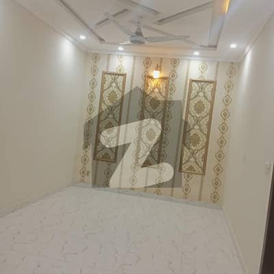 ڈی ایچ اے ڈیفینس فیز 2 ڈی ایچ اے ڈیفینس,اسلام آباد میں 3 کمروں کا 1 کنال بالائی پورشن 1.2 لاکھ میں کرایہ پر دستیاب ہے۔