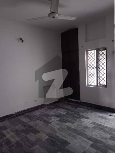 جی ۔ 11/2 جی ۔ 11,اسلام آباد میں 2 کمروں کا 4 مرلہ زیریں پورشن 50.0 ہزار میں کرایہ پر دستیاب ہے۔