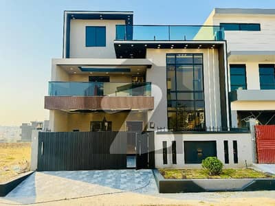 ایم پی سی ایچ ایس - بلاک سی 1 ایم پی سی ایچ ایس ۔ ملٹی گارڈنز,بی ۔ 17,اسلام آباد میں 4 کمروں کا 10 مرلہ مکان 5.0 کروڑ میں برائے فروخت۔ ایم پی سی ایچ ایس - بلاک سی 1 ایم پی سی ایچ ایس ۔ ملٹی گارڈنز,بی ۔ 17,اسلام آباد میں 4 کمروں کا 10 مرلہ مکان 5.0 کروڑ میں برائے فروخت۔