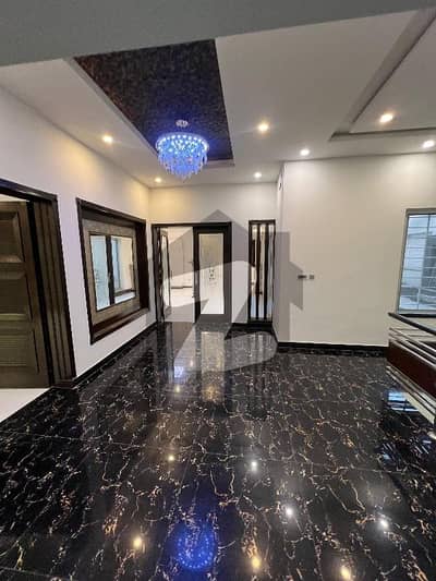 1 KANAL PORTION FOR RENT UET SOCIETY