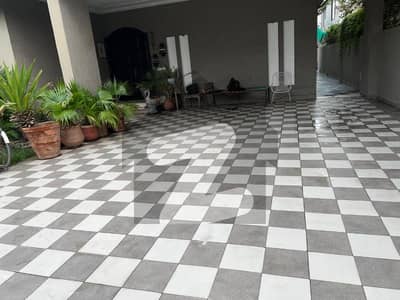 ڈی ایچ اے فیز 4 - بلاک ڈبل اے فیز 4,ڈیفنس (ڈی ایچ اے),لاہور میں 4 کمروں کا 1 کنال مکان 7.5 کروڑ میں برائے فروخت۔ ڈی ایچ اے فیز 4 - بلاک ڈبل اے فیز 4,ڈیفنس (ڈی ایچ اے),لاہور میں 4 کمروں کا 1 کنال مکان 7.5 کروڑ میں برائے فروخت۔