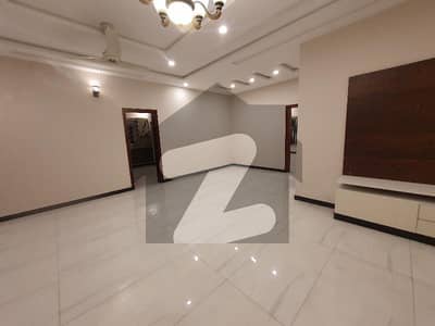 ٹاپ سٹی 1 - بلاک ڈی ٹاپ سٹی 1,اسلام آباد میں 5 کمروں کا 10 مرلہ مکان 4.0 کروڑ میں برائے فروخت۔