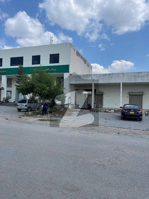 COMMERCIAL PLOT / BUILDING AVAILABLE FOR SELL IN PORT QASIM AUTHORITY COMMERCIAL PLOT / BUILDING AVAILABLE FOR SELL IN PORT QASIM AUTHORITY